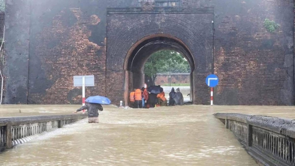 hue_lu lut hue_hue ngap lut_thientai_luluthue_phat giao hue21.jpg